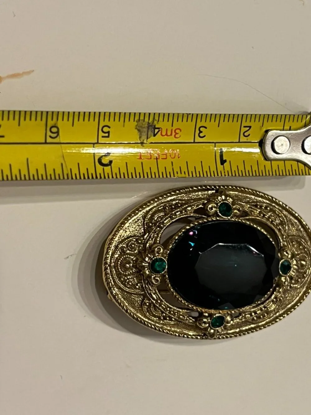 Vintage Green Stone Delicate Brooch Pin